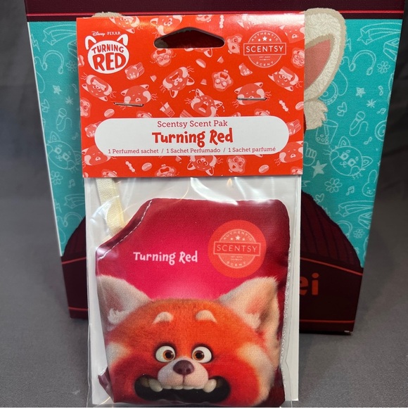 NEW Scentsy Red Panda Mei Scentsy Buddy with scent pack! - Picture 2 of 10
